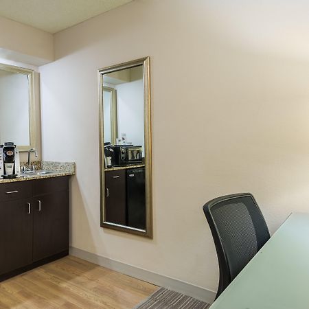 Holiday Inn Express Hotel & Suites Kendall East-Miami By Ihg Exteriör bild