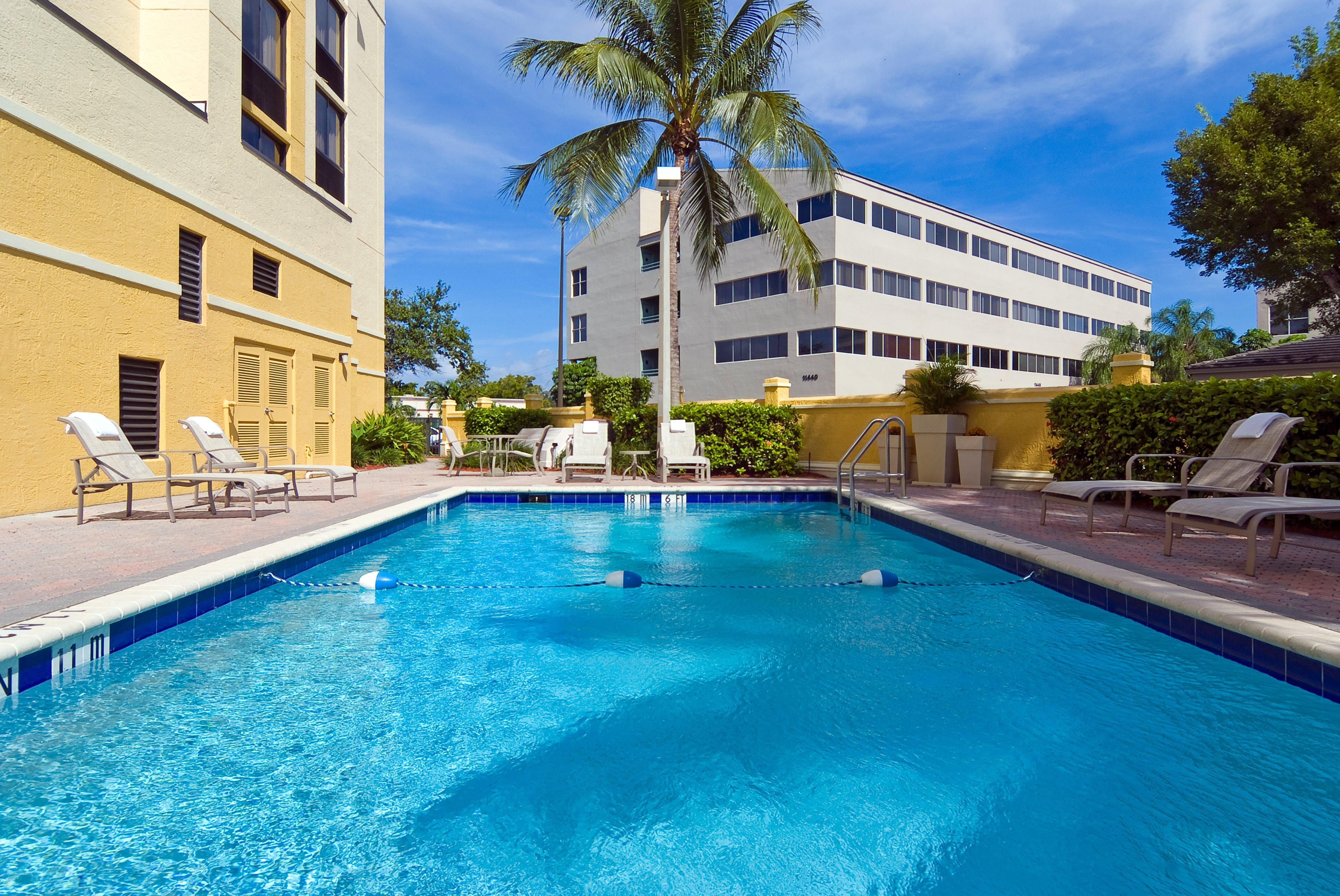 Holiday Inn Express Hotel & Suites Kendall East-Miami By Ihg Exteriör bild