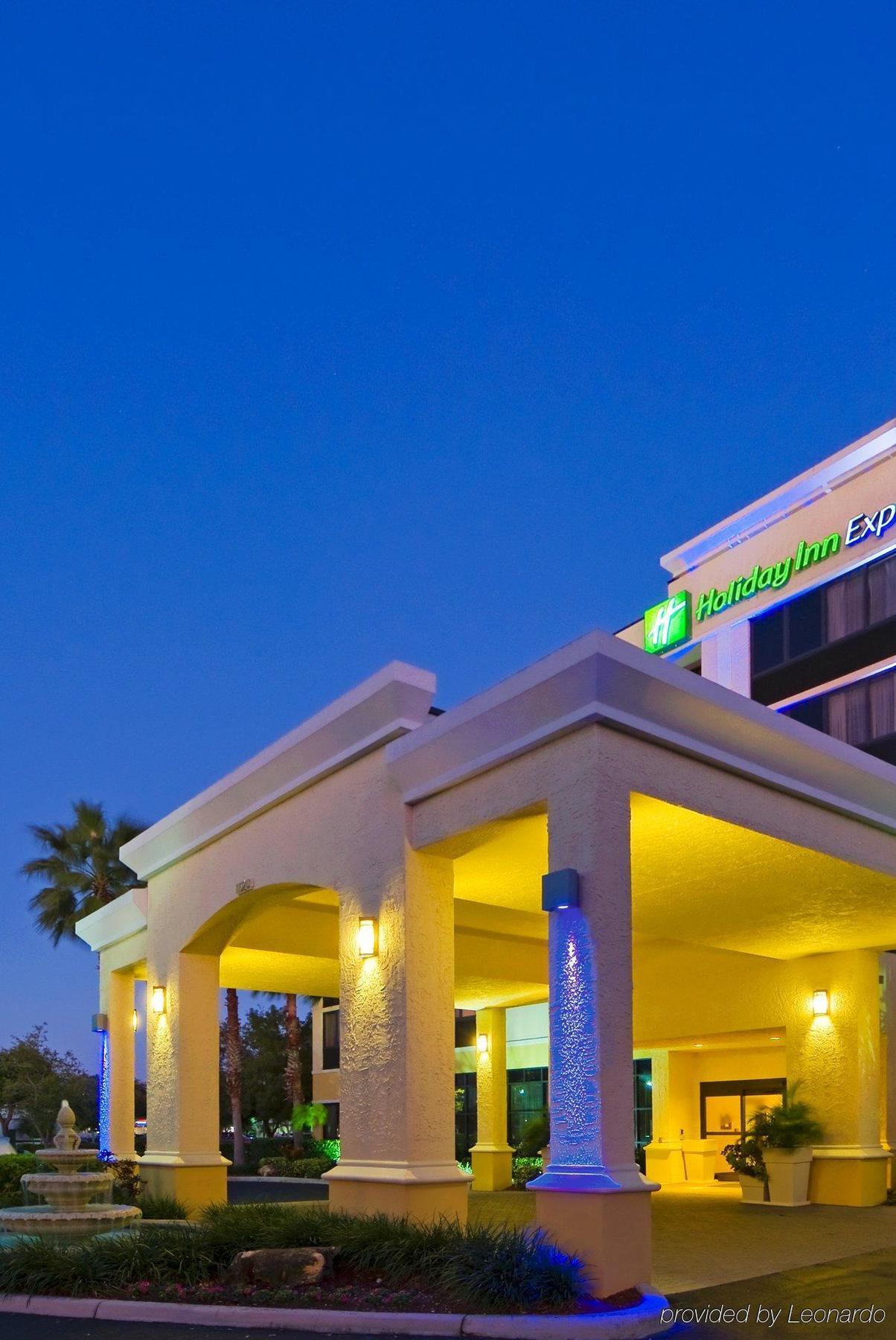 Holiday Inn Express Hotel & Suites Kendall East-Miami By Ihg Exteriör bild